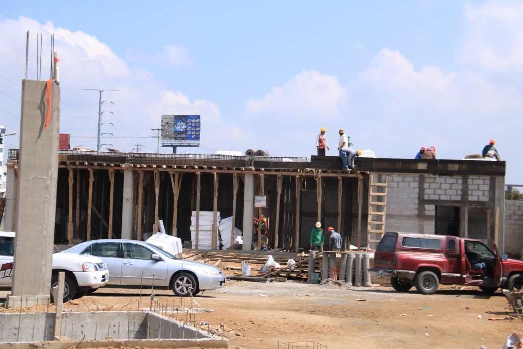 Proyecto de construcción ligera DAEMSA: Proyecto Losas Oxxo Periferico Camino Real a Cholula